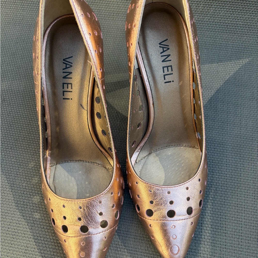 VANELi Women's Metallic Bronze Heels - Size 4
